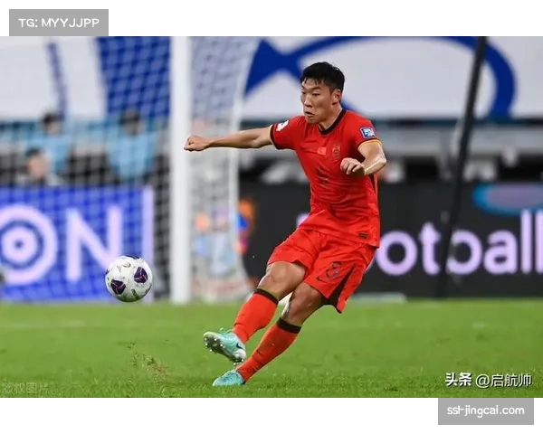 【2026年4月中超联赛·赛中·聚焦“特写瞬间：上海申花球员朱辰杰门线解围后，振臂高呼指挥队友前压”